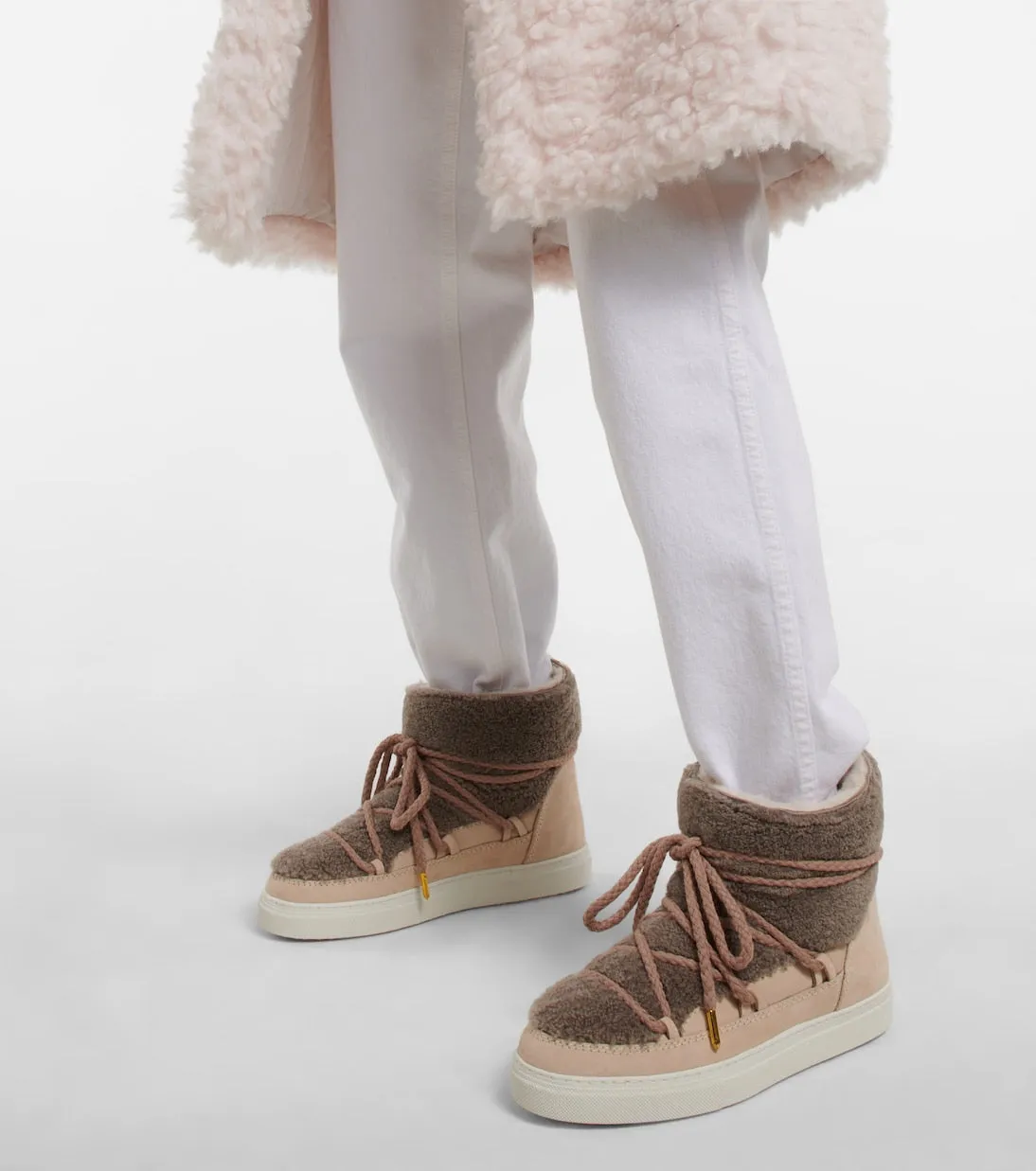Classic sneakers made of sheepskin and leather ankle boots. Inuikii, multicolor