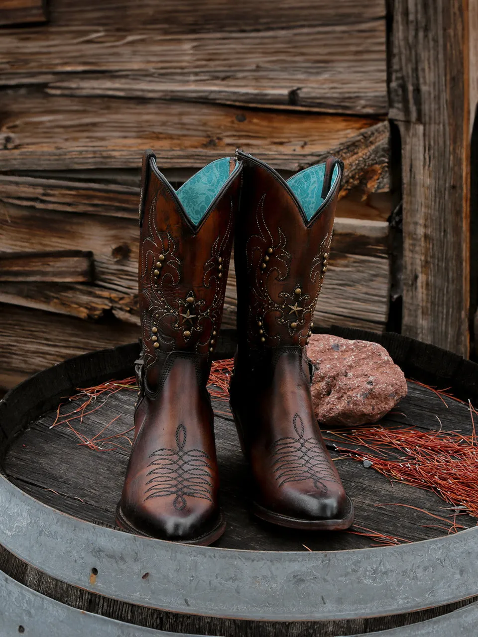 F1347 - EMBROIDERY STRAPS AND STUDS ANKLE BOOT